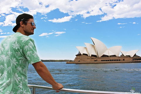 Sydney Harbour Hop-on Hop-off Cruise - Sydneys Hotel 3