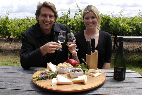 Swan Valley Tour From Perth: Wine, Beer And Chocolate Tastings - Sydneys Hotel 4