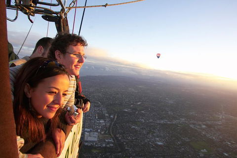 Melbourne Balloon Flights, The Peaceful Adventure - Sydneys Hotel 1