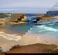 4 Day Group Camping Tour - Visit Grampians Great Ocean Road and 12 Apostles - Sydneys Hotel