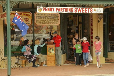 2-Day Wave Rock, York, Wildflowers & Aboriginal Experience - Sydneys Hotel 4
