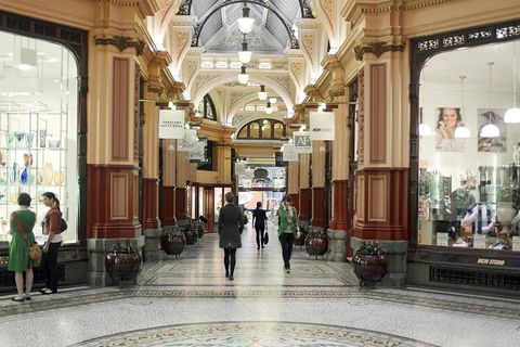 Small-Group Melbourne Sightseeing Tour - Sydneys Hotel 2