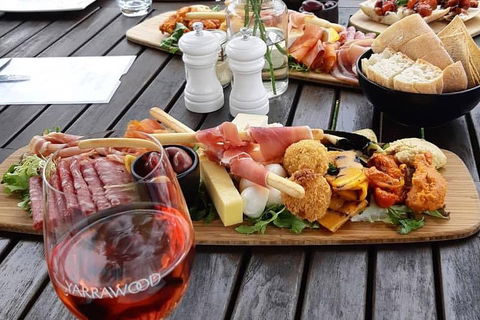 CHEVY CONVERTIBLE Package For 4 -Wine Lunch Cheese & Chocolate From Yarra Valley - Sydneys Hotel 0