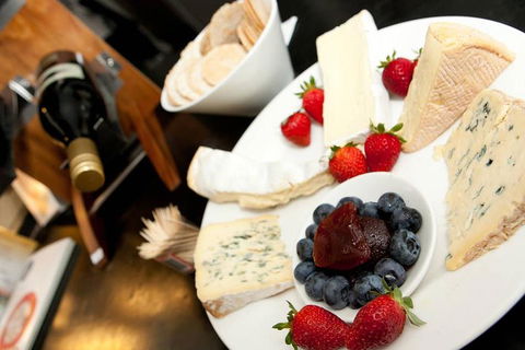 Chauffeur Driven Yarra Valley Group Wine Tour - Up To 7 - Sydneys Hotel 1