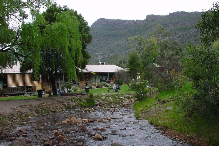  Sydneys Hotel