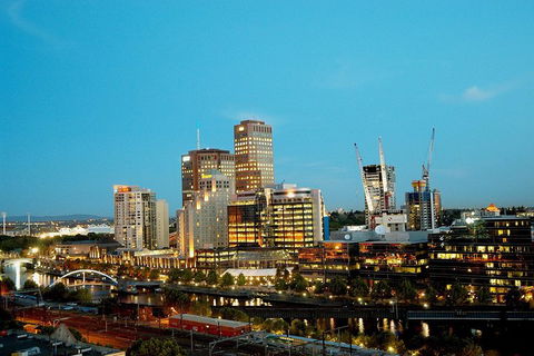 Cool And Unique Things To Do In Melbourne - Sydneys Hotel 2